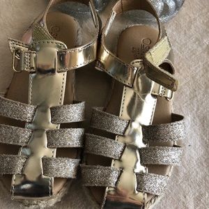 5/$25 Cat & Jack Gold Fishermen  Sandals